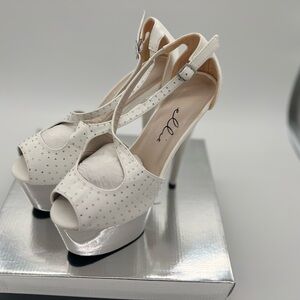 Ellie Shoes 709-WICKED 7 Inch Stiletto With Studs White Sz 10